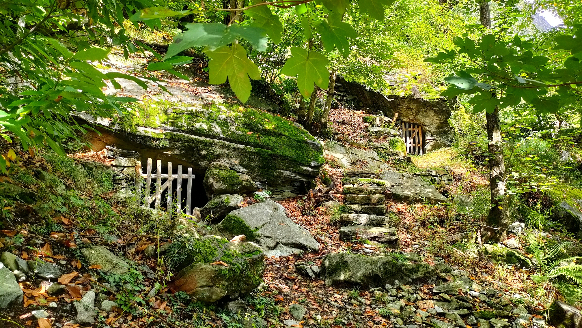 Vallemaggia Stone Tour by Casa alla Cascata - House by the Waterfall - Self-catering holiday apartment Maggia Valley Vallemaggia