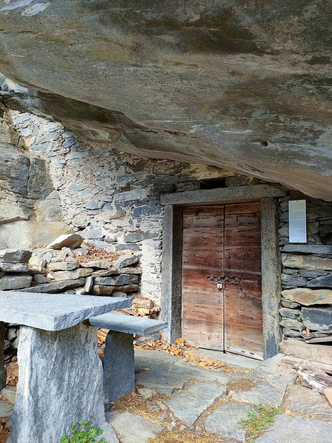 Visita guidata Vallemaggia, percorso della pietra: Se le pietre potessero parlare...