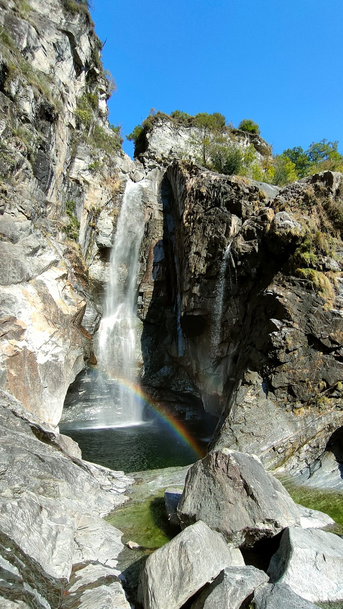 Vallemaggia waterfall tour